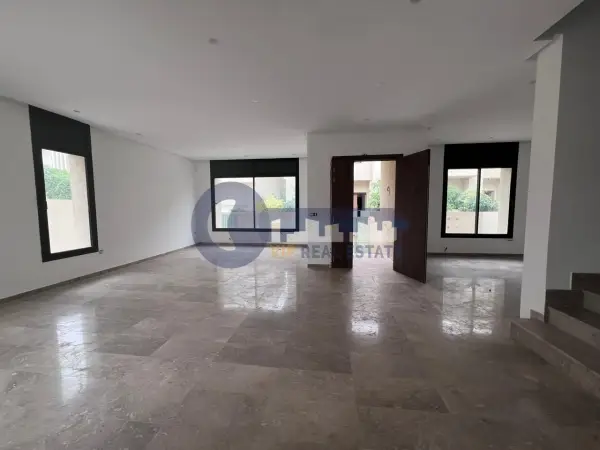 A Vendre une villa jumelée sur la route de relais