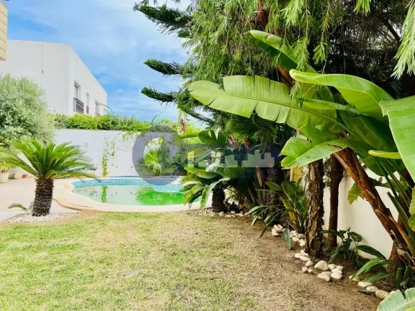 A Louer Villa de luxe en S+5 A Gammarth