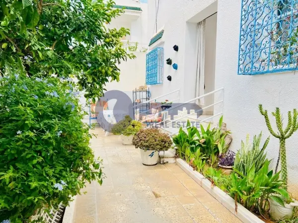 A Vendre une villa à cité des juges la Marsa