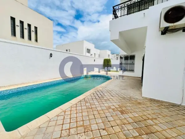 A louer une villa de luxe s+6 avec piscine