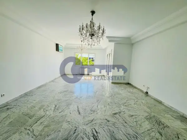 A louer appartement s+3 à la Marsa