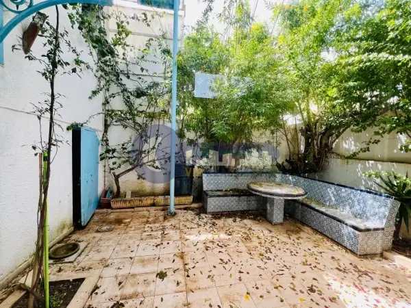 A Vendre une villa jumelée en s+4 à la Marsa