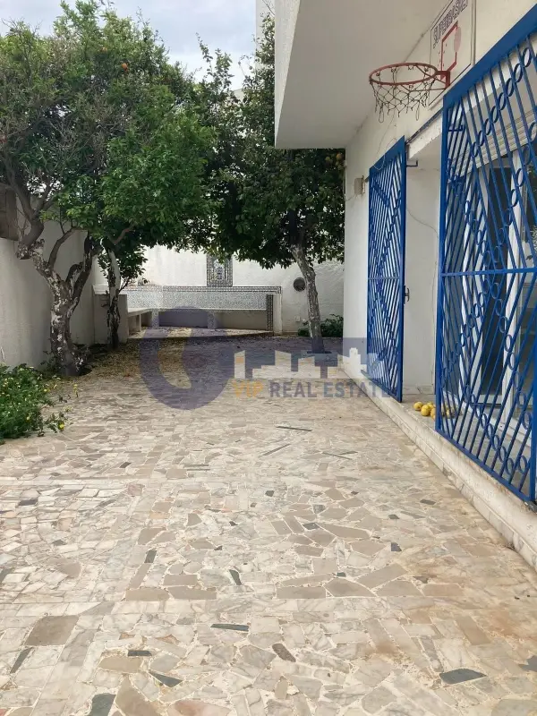 A Louer Duplex S+4 A La Marsa