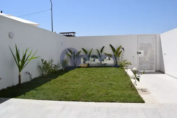 AVendre une petite villa jumelée à Bhar lazreg