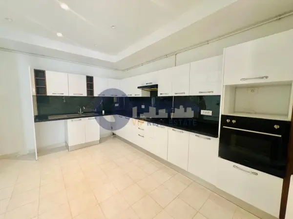 A louer Appartement s+2 vide à la Marsa Cité les Pins