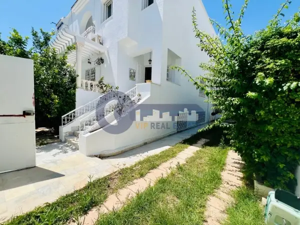 A Louer une villa jumelée à la Marsa