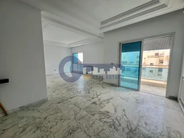 A vendre Appartement s+3 à La Soukra