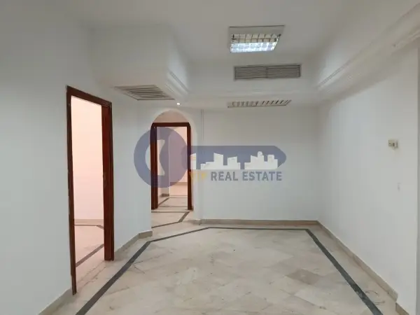 A Vendre un Bureau H+3 à Montplaisir