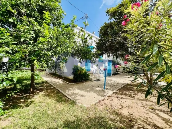 A Louer une villa de plain pied avec jardin