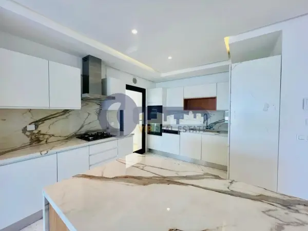 À louer un appartement S+3 du luxe jamais habité à la Marsa