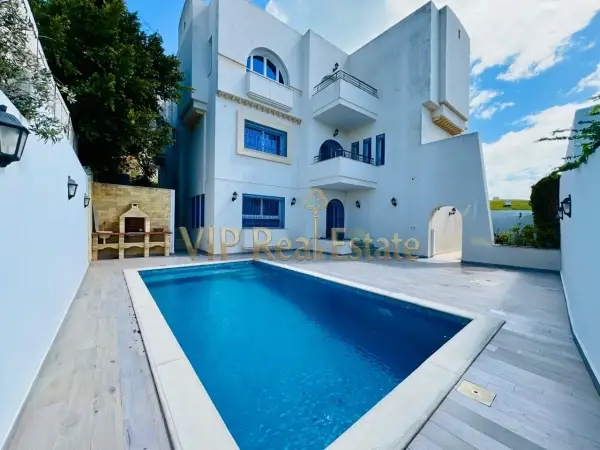 A Louer une villade luxe à Gammarth