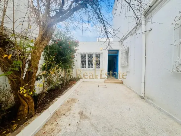 A Louer un studio meublé à la Marsa