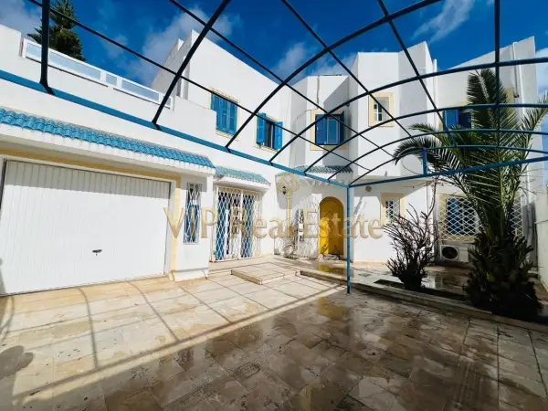 A Vendre un Duplex en s+4 à la Marsa cité el khalil