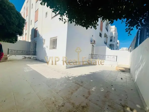 À LOUER – Appartement S+1 avec grande terrasse