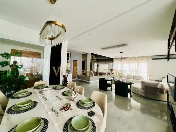 A Vendre un duplex s+3 avec piscine à Gammarth