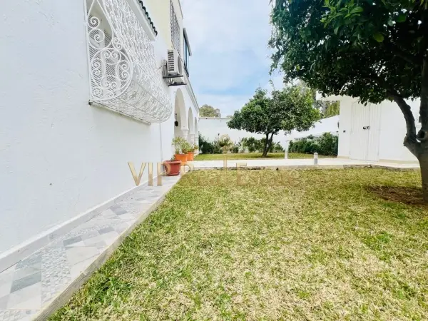A Louer un Rez-de-chaussée de villa avec jardin à la Marsa