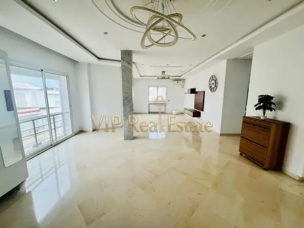 A Louer Etage de villa s+3 à la Marsa