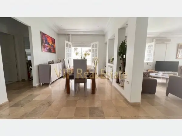 A vendre villa s+4 à la Marsa