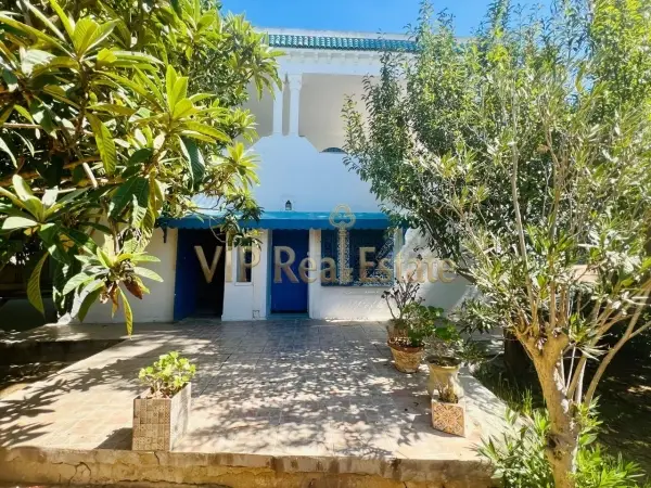 À Louer – Villa De Plain-Pied s+5 à Gammarth