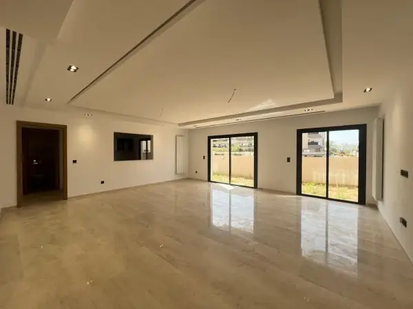 A Vendre un S+3 avec jardin à Jardin de Carthage