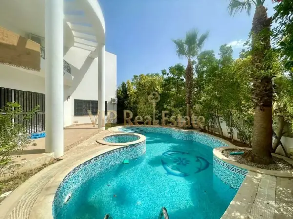 A Louer une villa de luxe avec piscine