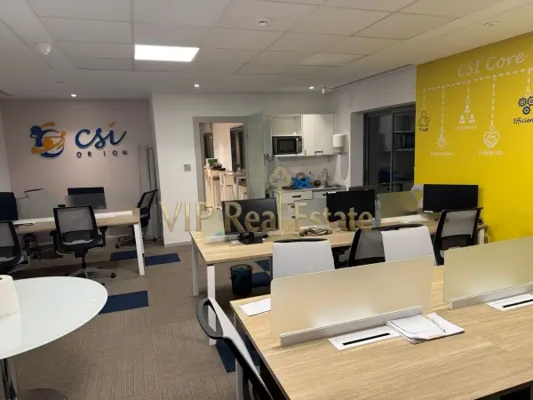 A Vendre un bureau H+5 au Lac 2