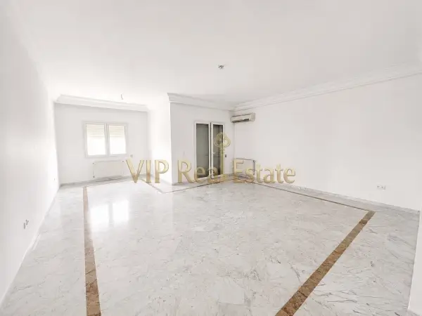 À Vendre un S+4 Haut Standing au Lac 2