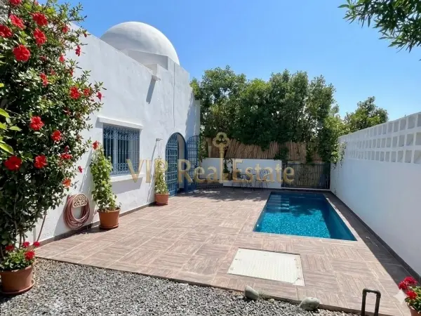 A Louer un s+1 de luxe avec piscine à Gammarth