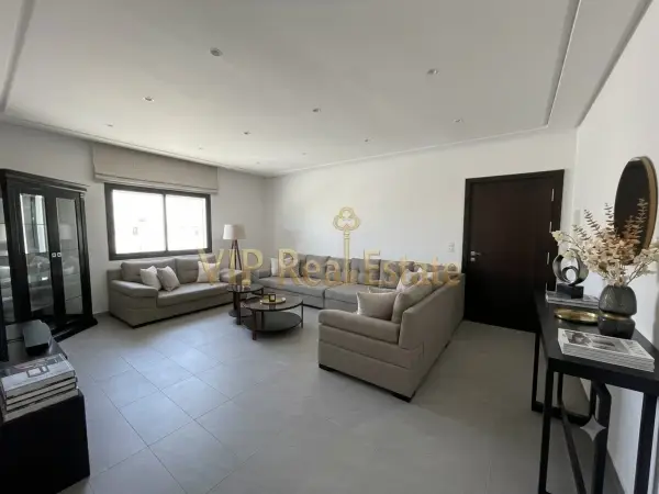A Louer Un Appartement S+3 vide à Le Kram EST