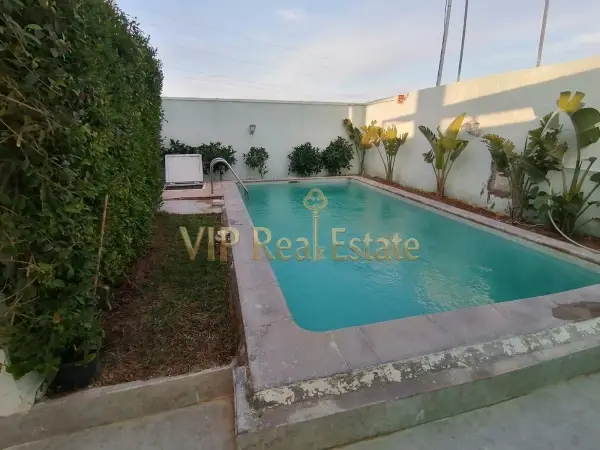 A Louer une Villa Meublé avec piscine à La Soukra