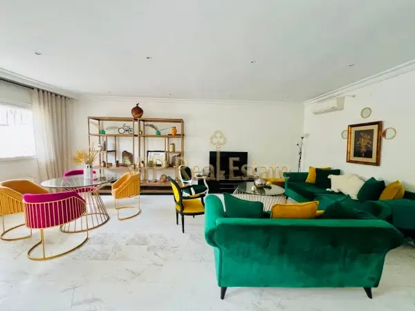À vendre – un S+3 au rez-de-chaussée à La Marsa.
