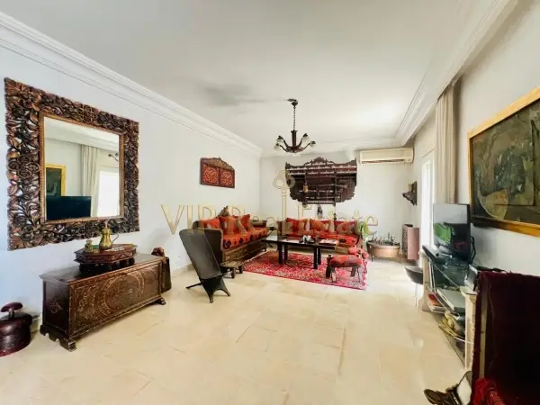 À Vendre un duplex S+3 avec jardin à La Marsa