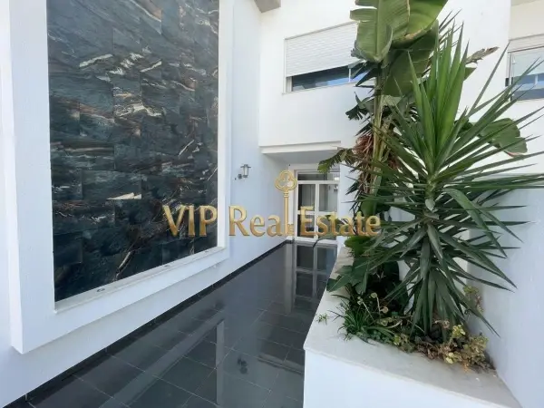 Appartement S+3 à La Soukra