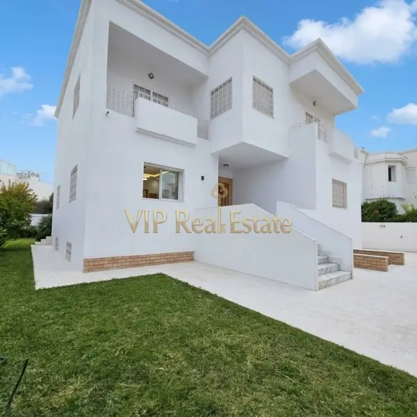 A louer une villa S+6 aux berges du lac 2