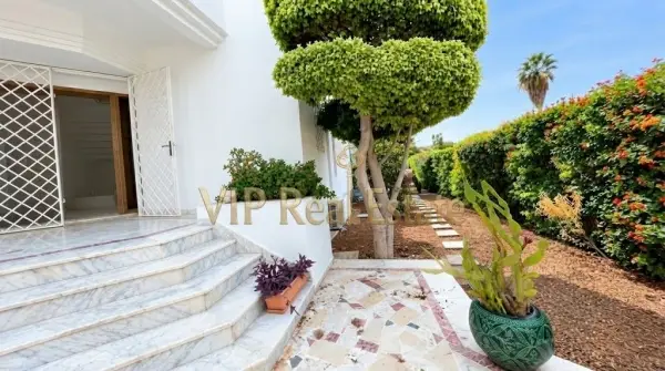 A louer : Villa en Duplex S+6 aux berges du Lac 1