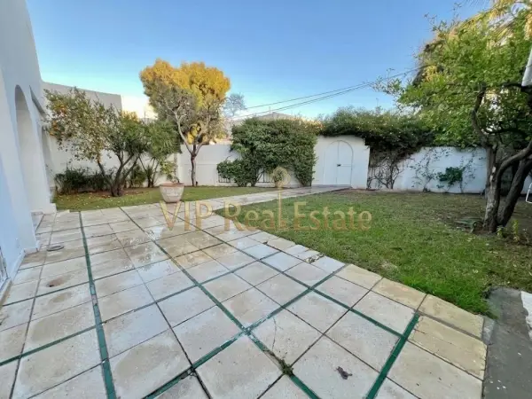 A Louer Villa S+4 A La Marsa