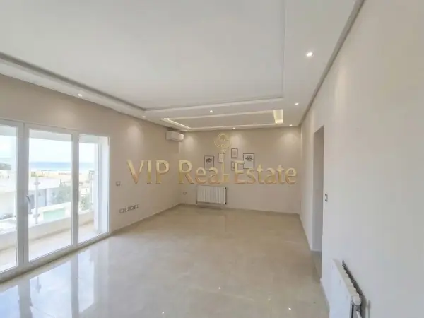 A louer : Etage de Villa s+3 à Chotrana 3
